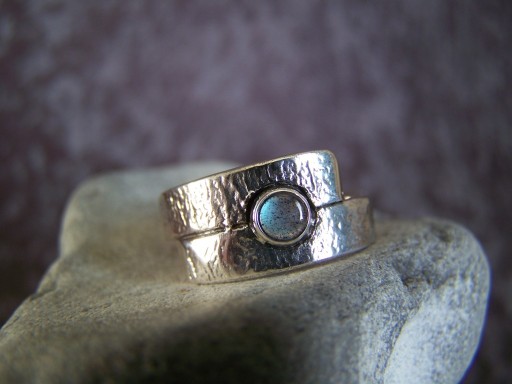 Zdjęcie oferty: Ręcznie wykonany pierścionek srebrny labradoryt 17