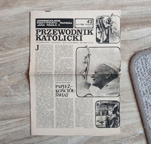 Zdjęcie oferty: Przewodnik Katolicki 42 16.X.1988 Dziesięciolecie Pontyfikatu Papieża JPII