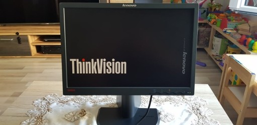 Zdjęcie oferty: Monitor Lenovo L1951pwD 19'' ThinkVisio  