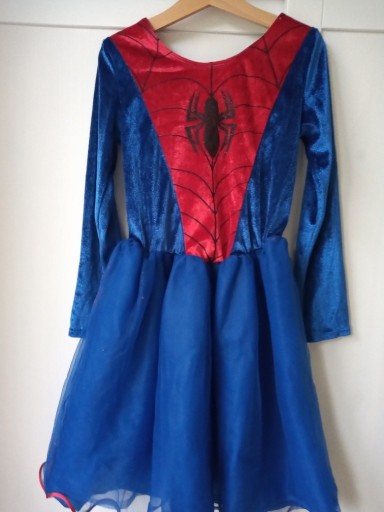 Zdjęcie oferty: sukienka HM 122/128 spider-girl 