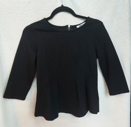 Zdjęcie oferty: Czarna, elegancka bluzka z suwakiem rozmiar S