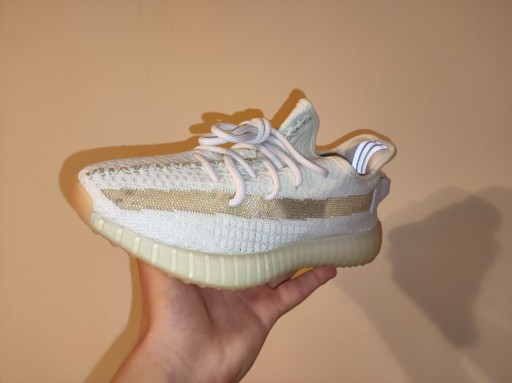 Zdjęcie oferty: Yeezy Yzy Boost 350 v2 r. 39 1/3 Hypers (EG7491)