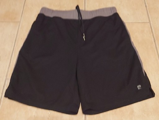 Zdjęcie oferty: Spodenki sportowe Pierre Cardin r. M/L.