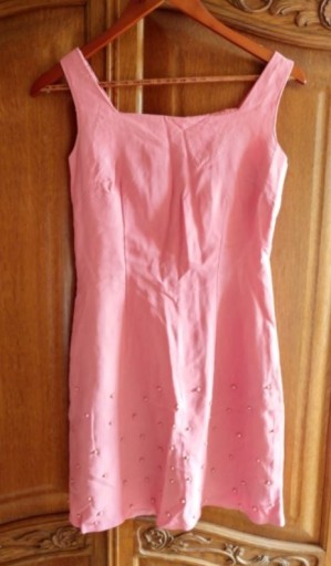 Zdjęcie oferty: Różowa sukienka z perełkami rozmiar 36 S