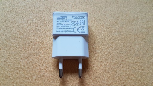 Zdjęcie oferty: Ładowarka sieciowa ETA0U81EWE USB do Samsung