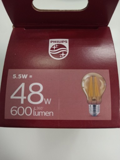 Zdjęcie oferty: Żarówka Philips A60/E27/230V/2500K nowa