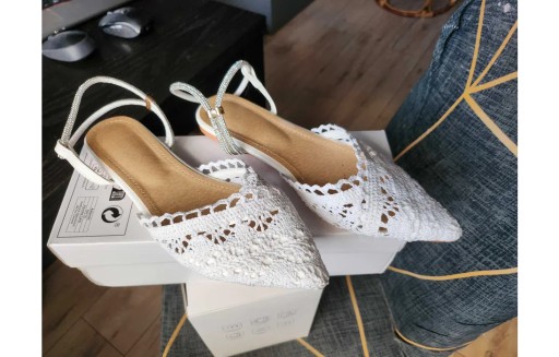 Zdjęcie oferty: Buty sandałki, białe, koronkowe, ślubne rozmiar 39