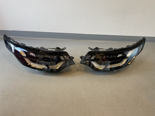 Zdjęcie oferty: Lampa Reflektor Land Rover Discovery V 5