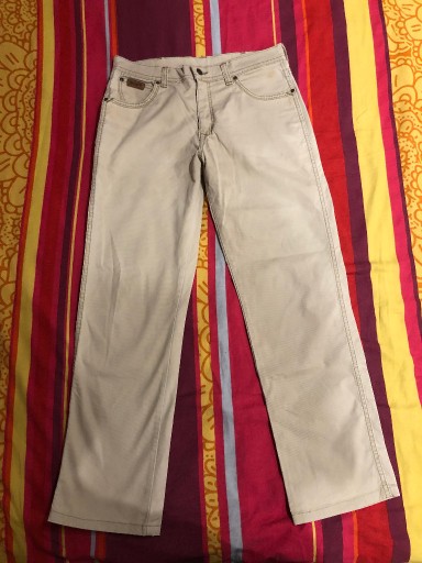 Zdjęcie oferty: Spodnie Wrangler Beżowe 33W34L 32/34 L 