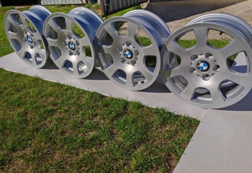 Zdjęcie oferty: Nowe Alufelgi aluminiowe BMW E90, 16" z oponami