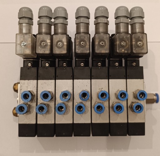 Zdjęcie oferty: Wyspa zaworowa pneumax 7x 5/2 24VDC