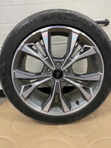 Zdjęcie oferty: Koła Ford 235/45/18 lato