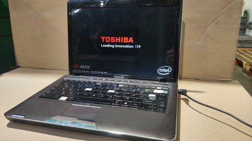 Zdjęcie oferty: Laptop Toshiba Satellite u500/ram 2g