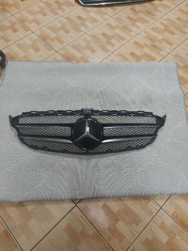 Zdjęcie oferty: Grill atrapa Mercedes W 205 AMG pod discronic 