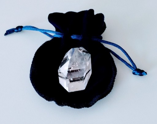 Zdjęcie oferty: Kryształowy diament amulet talizman / 4x3cm  