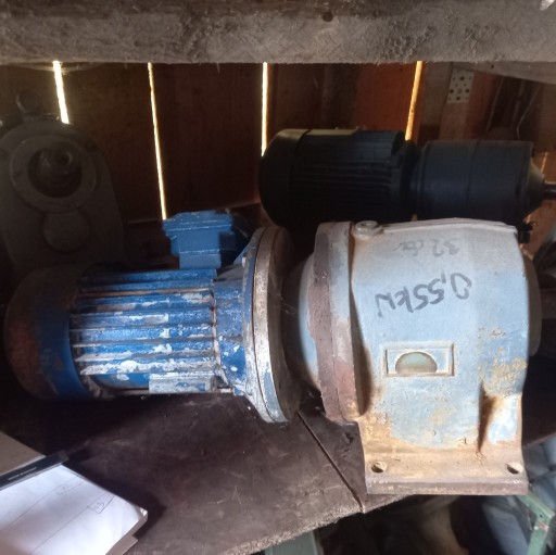 Zdjęcie oferty: Motoreduktor 0.55kw 32 obr