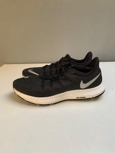 Zdjęcie oferty: Buty Sportowe NIKE QUEST roz. 37,5