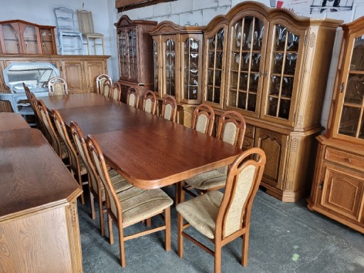 Zdjęcie oferty: stół dębowy duży 16 krzeseł 