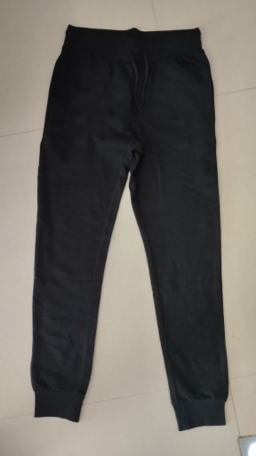 Zdjęcie oferty: Spodnie czarne rozm. 146 cm Pepco wiek 11 lat