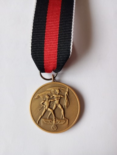 Zdjęcie oferty: Medal ll wojna światowa.