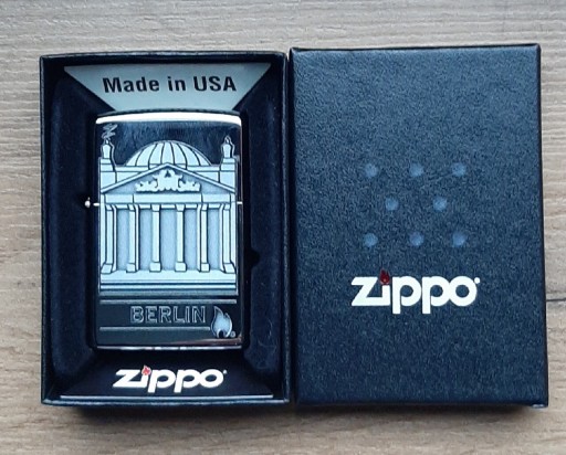 Zdjęcie oferty: Nowa zapalniczka USA Zippo Berlin