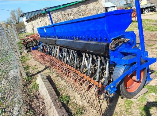 Zdjęcie oferty: Siewnik 4m w dobrym stanie 