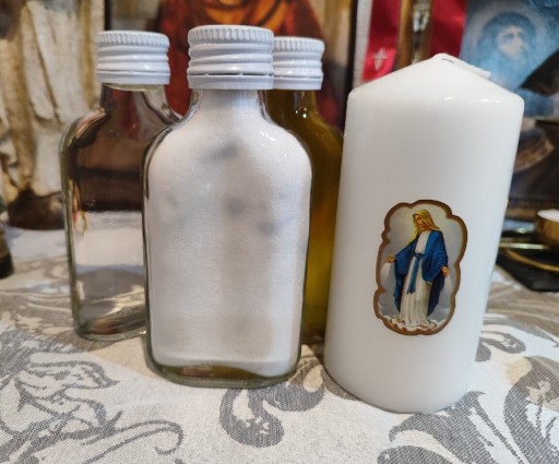 Zdjęcie oferty: Egzorcyzmowana świeczka, woda, sól i oliwa zestaw