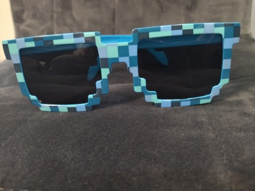 Zdjęcie oferty: Okulary przeciwsłoneczne Minecraft 
