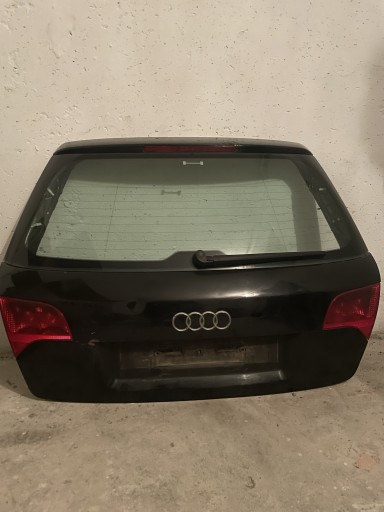 Zdjęcie oferty: klapa bagażnika audi a4b7 czarna!!!