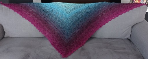 Zdjęcie oferty: Chusta robiona na szydełku wg wzoru autorstwa SisHomemade 12 steps