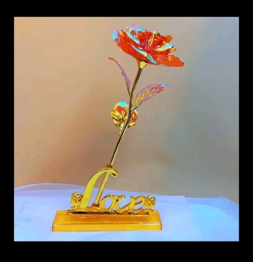 Zdjęcie oferty: Róża na złotym stojaku na prezent LOVE