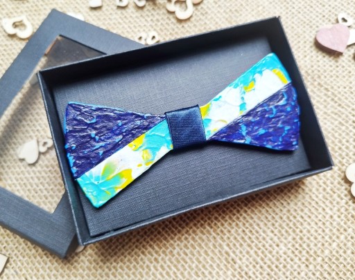 Zdjęcie oferty: Mucha męska drewniana struktury kolory wesele prezent  Mvcha Nie Siada 