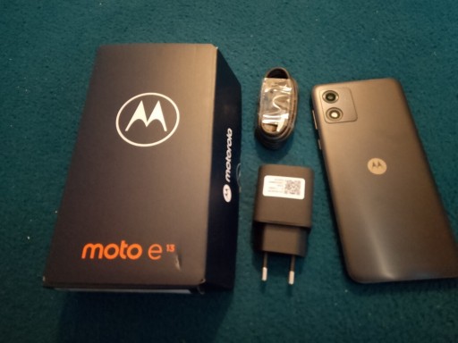 Zdjęcie oferty: Smartfon Motorola Moto e13 Czarny 2/64 GB