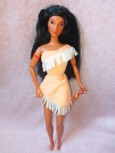 Zdjęcie oferty: Disney Barbie z bajki Pocahontas 1995Mattel