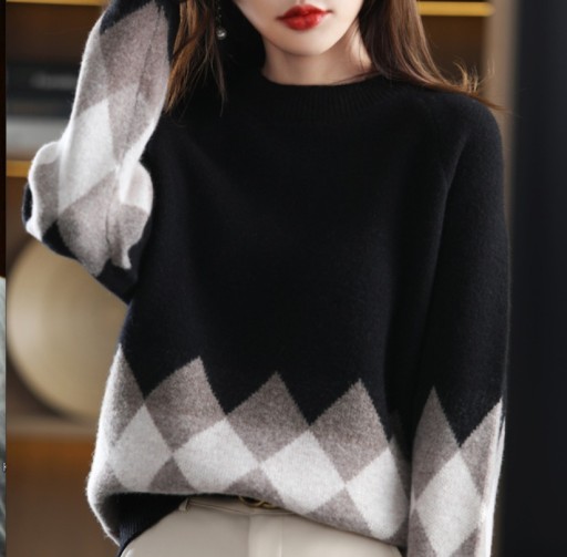 Zdjęcie oferty: Śliczny, gruby sweter damski. 100% Wełna