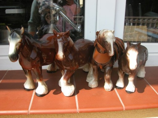 Zdjęcie oferty: porcelanowy koń bardzo ładny figurka
