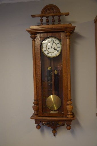 Zdjęcie oferty: Wiszący zegar wagowy Junghans  do renowacji