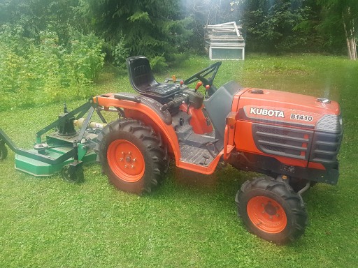 Zdjęcie oferty: traktor kubota b1410 z duzym osprzetem, kosiarka..