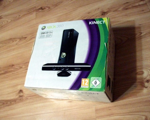 Zdjęcie oferty: XBOX 360 SLIM KINECT 250GB PADY RGH KIEROWNICA GRY