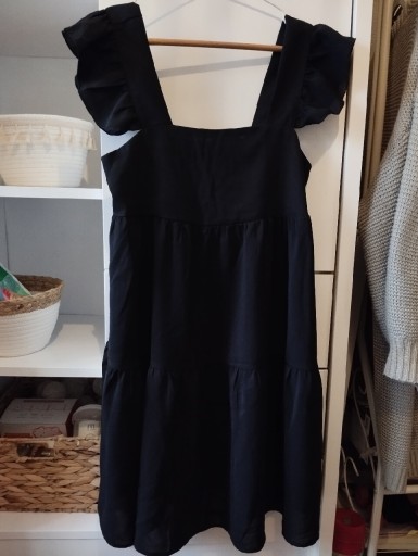 Zdjęcie oferty: Sukienka z odkrytymi plecami 