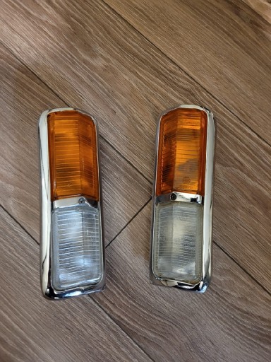 Zdjęcie oferty: Fiat 125p 1300 kierunkowskaz lampa 