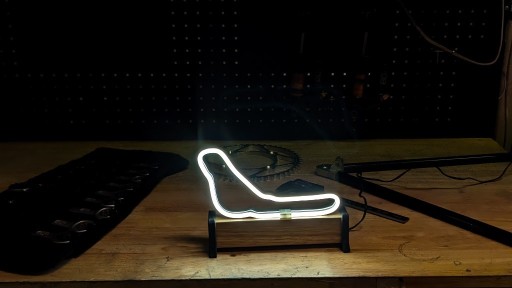 Zdjęcie oferty: Statuetka NEON LED - Tor Monza Lampka F1 