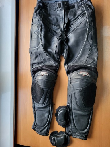 Zdjęcie oferty: Spodnie motocyklowe skórzane Tschul rozmiar 52
