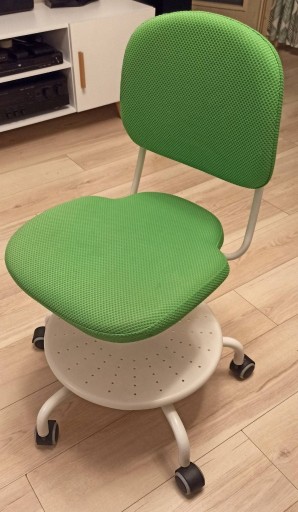 Zdjęcie oferty: Krzesło dziecięce IKEA VIMUND zielone