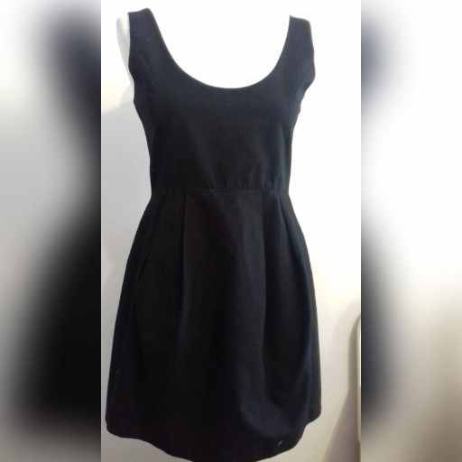 Zdjęcie oferty: DIVIDED byH&M Sukienka czarna elegancka roz 36 S