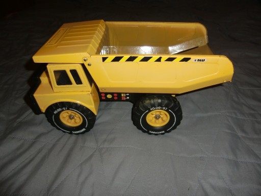 Zdjęcie oferty: Ciężarówka wywrotka metalowa do piasku Matchbox 37 cm