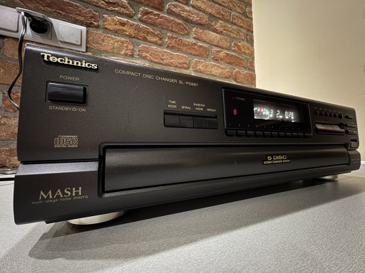 Zdjęcie oferty: Technics SL-PG687 odtwarzacz CD zmieniarka na 5 płyt POLECAM