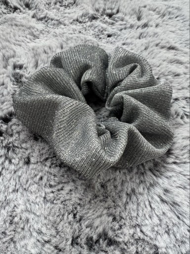 Zdjęcie oferty: Gumka do włosów scrunchie handmade ręcznie robiona frotka błyszcząca