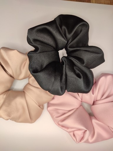 Zdjęcie oferty: Zestaw trzech gumek typu scrunchie