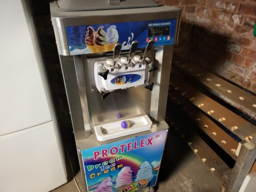 Zdjęcie oferty: maszyna do lodów włoskich dwa smaki plus mix
